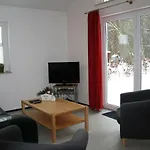 Near Eifel Lift 度假居