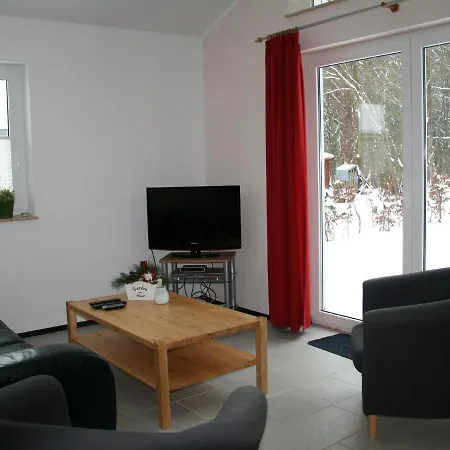 Cozy With Dishwasher, In A Area Vakantiehuis