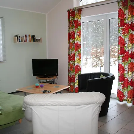Vakantiehuis Cozy With Dishwasher, In A Area *